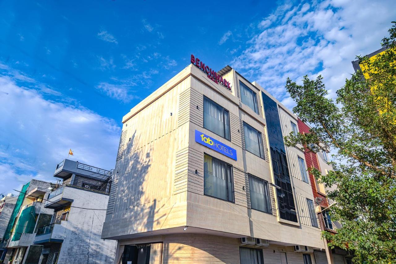 Fabhotel Benchmark Индаур Экстерьер фото